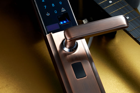 智能锁换了电池，没多久就没电了，是什么问题?