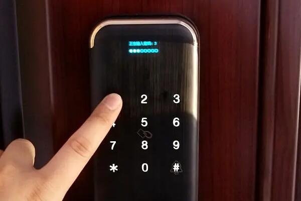 指纹锁开锁后打不开门怎么办?